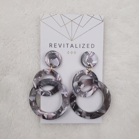 Circle Acrylic Earrings - Picture 2 of 2
